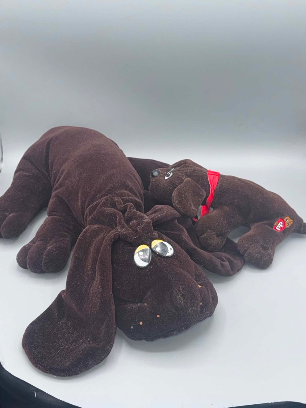 Vintage 1985 dark brown Pound Puppy